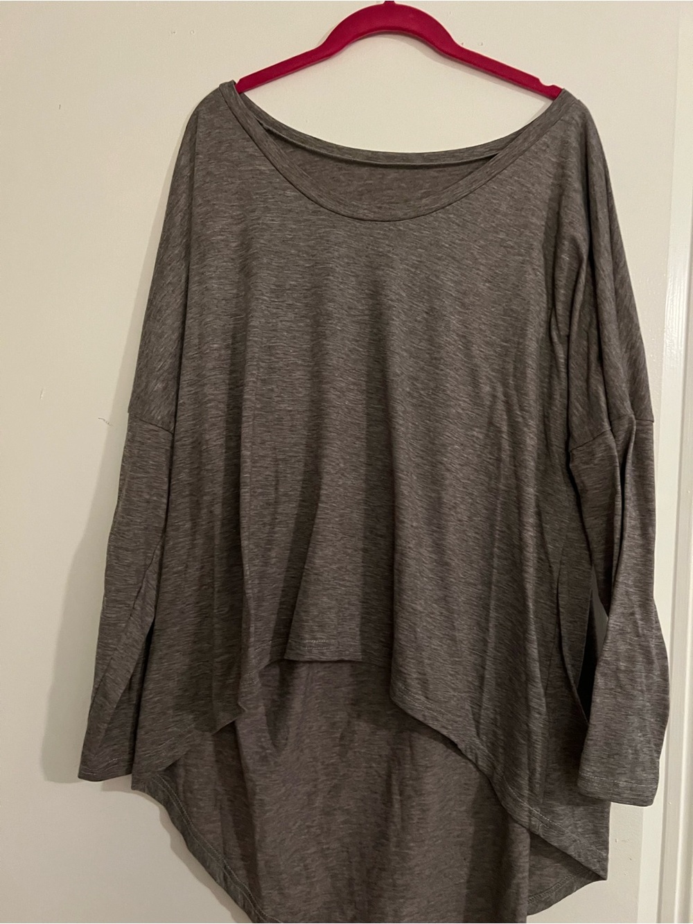 Women's Gray Long-Sleeve High-Low Tee